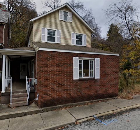 Photo of 3077 Auberle St, Mckeesport, PA 15132 (MLS # 1751744)
