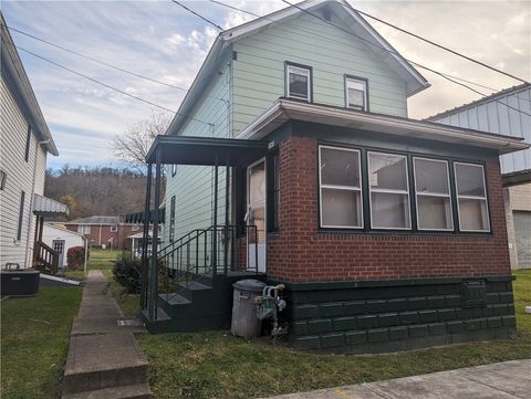 269 2nd St Smithton PA 15479