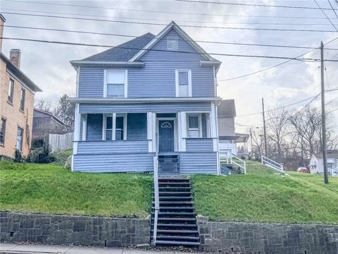 Photo of 604 Center Ave, Butler, PA 16001 (MLS # 1740648)