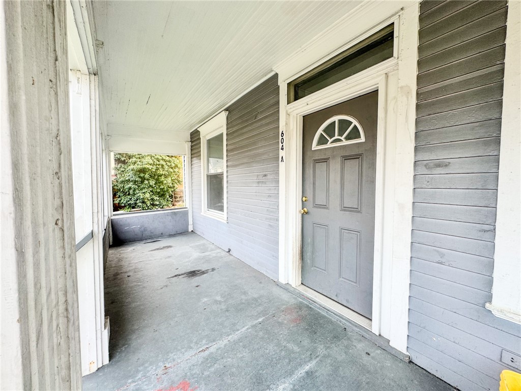 604 Center Ave