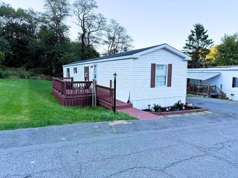 Photo of 105 Country Club Dr, Oakdale, PA 15071 (MLS # 1724202)