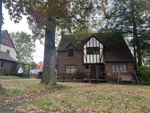 Photo of 310 Sumner Ave, New Castle, PA 16105 (MLS # 1751717)