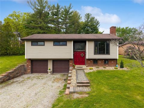 Photo of 4137 Cambridge Dr, Irwin, PA 15642 (MLS # 1752010)
