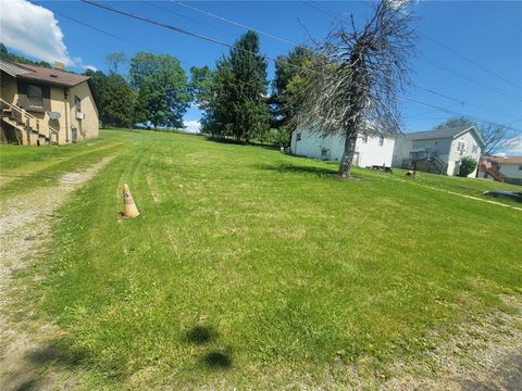 112 Mancha St North Bethlehem PA 15330
