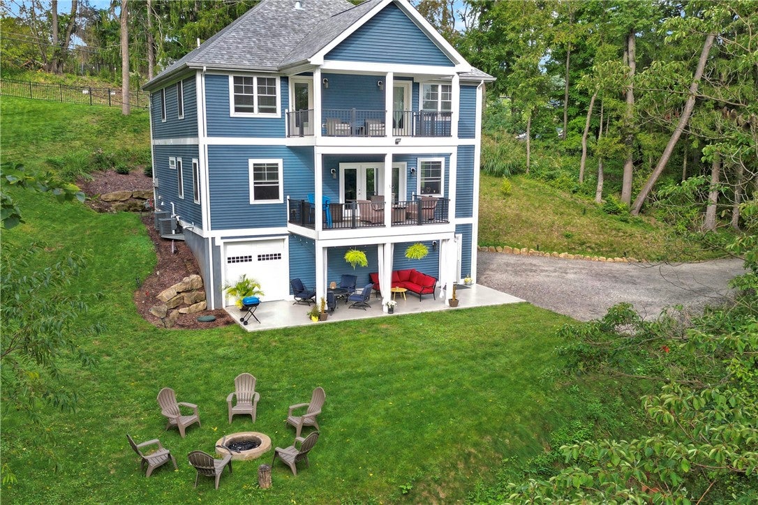 419 Harmony Rd