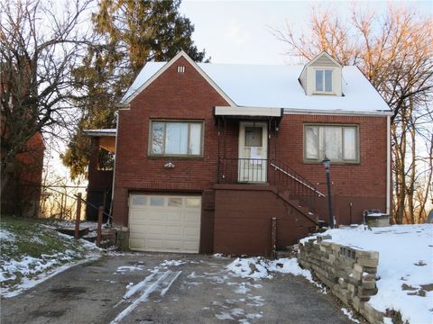 Photo of 1252 Brinton Rd, Pittsburgh, PA 15221 (MLS # 1734974)