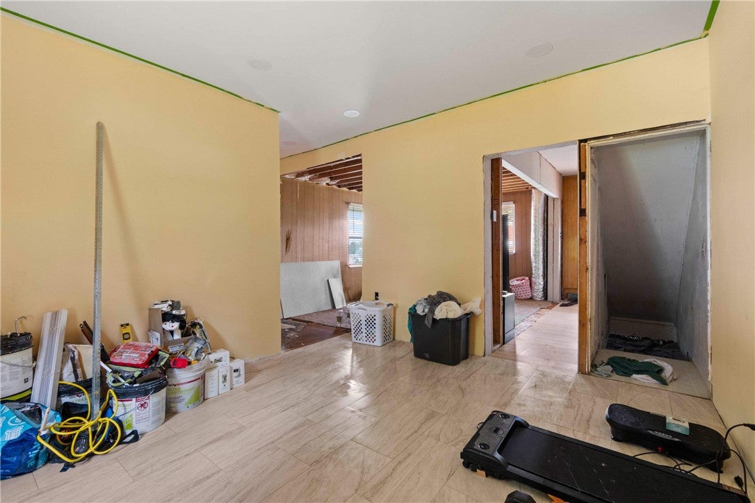 112 Bouquet Street