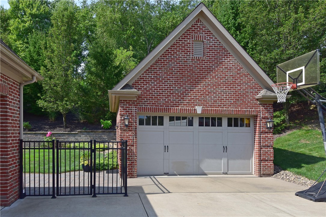 805 Chapel Hill Dr.