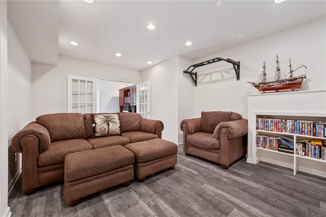 Ohio Twp, Pennsylvania 15237, United States, 4 Bedrooms Bedrooms, ,4 BathroomsBathrooms,Residential,Contingent,16156