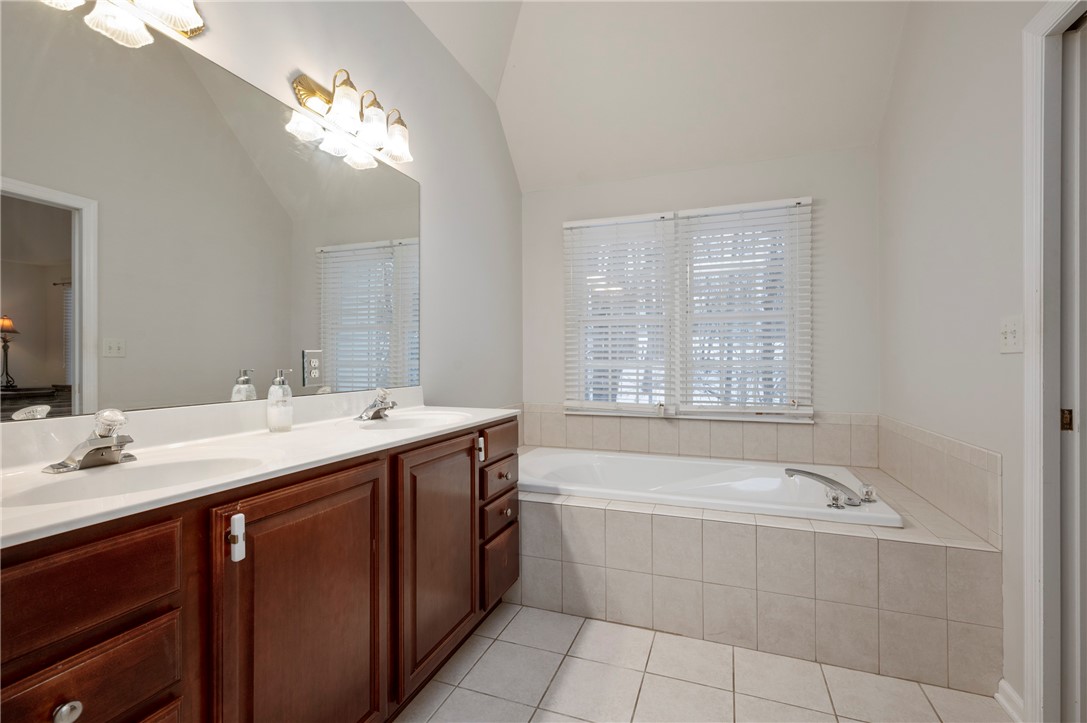 Ohio Twp, Pennsylvania 15237, United States, 4 Bedrooms Bedrooms, ,4 BathroomsBathrooms,Residential,Contingent,16156