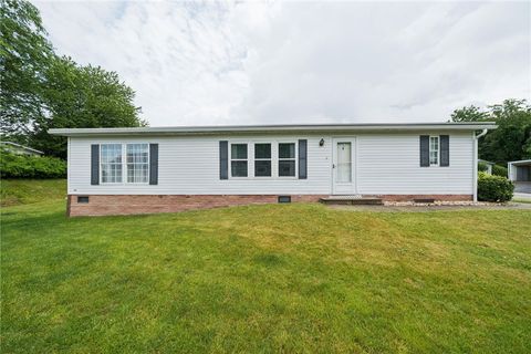 Photo of 248 Ridge Ln, Murrysville, PA 15668 (MLS # 1759614)