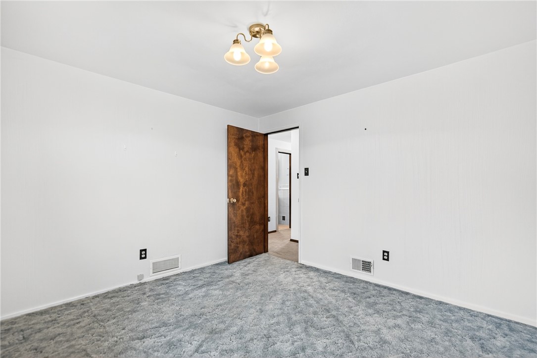 North Huntingdon, Pennsylvania 15642, United States, 3 Bedrooms Bedrooms, ,2 BathroomsBathrooms,Residential,Active,252585