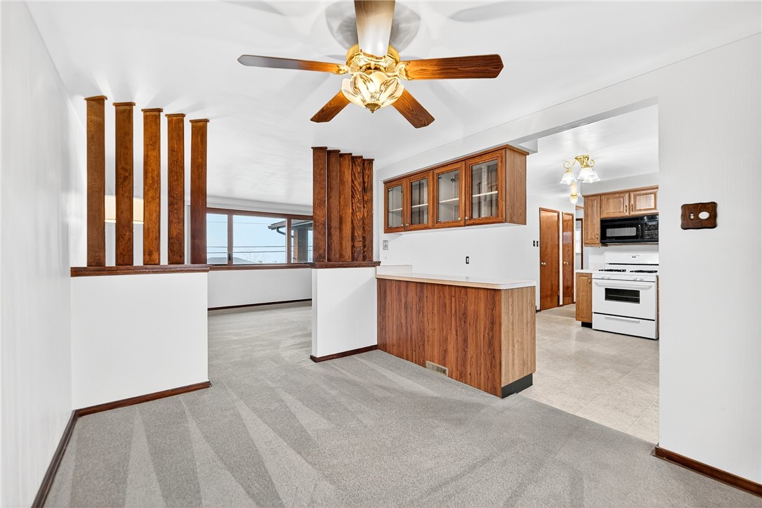 North Huntingdon, Pennsylvania 15642, United States, 3 Bedrooms Bedrooms, ,2 BathroomsBathrooms,Residential,Active,252585