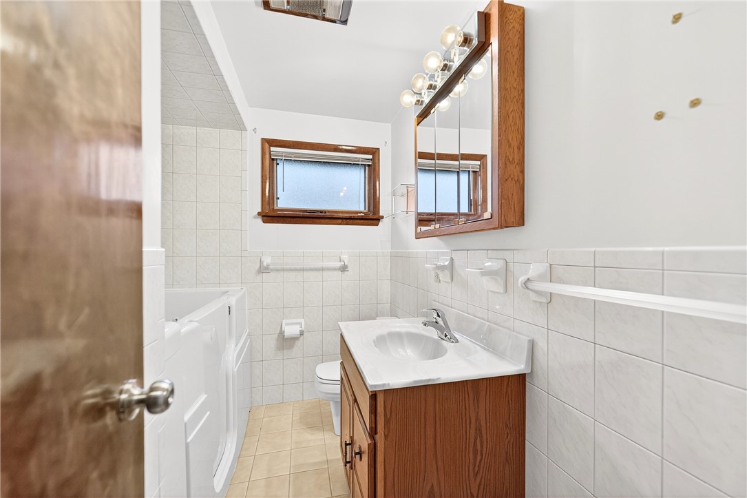 North Huntingdon, Pennsylvania 15642, United States, 3 Bedrooms Bedrooms, ,2 BathroomsBathrooms,Residential,Active,252585