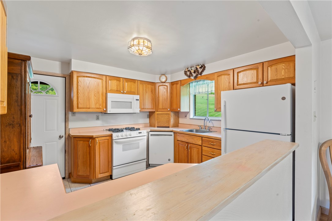 309 Sunset Dr Dr, Baden, Pennsylvania image 10