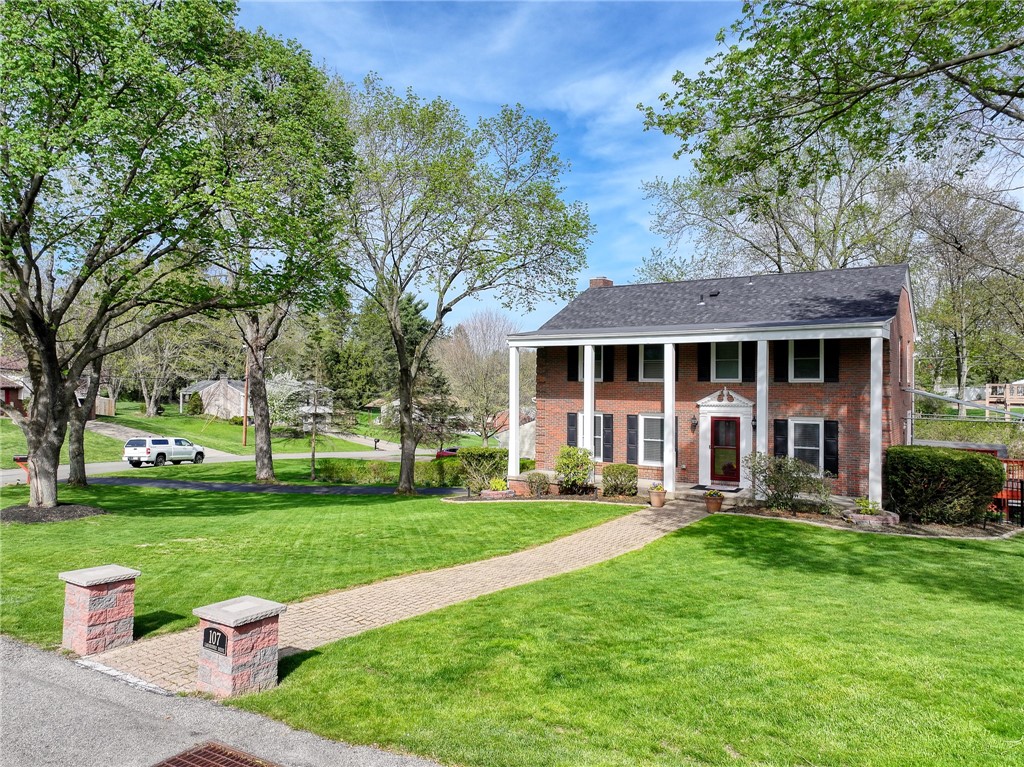 107 Lansdowne Dr