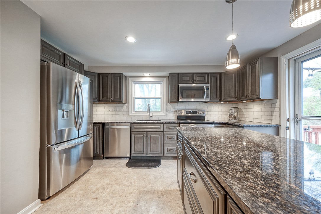 107 Lansdowne Dr