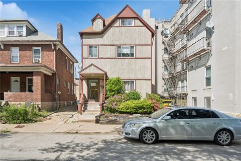 Photo of 5715 E Liberty Blvd, Pittsburgh, PA 15206 (MLS # 1750757)