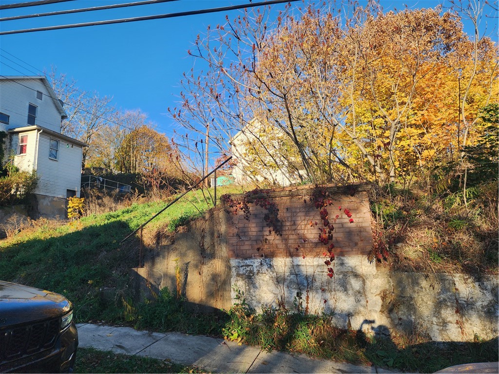 902 Wallace Avenue St, Vandergrift - WML, Pennsylvania image 4