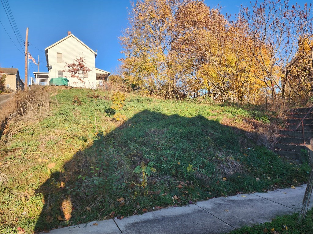 902 Wallace Avenue St, Vandergrift - WML, Pennsylvania image 1
