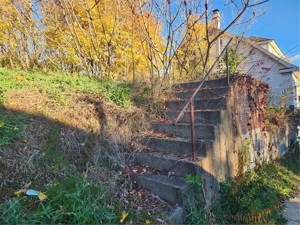 902 Wallace Avenue St, Vandergrift - WML, Pennsylvania image 6