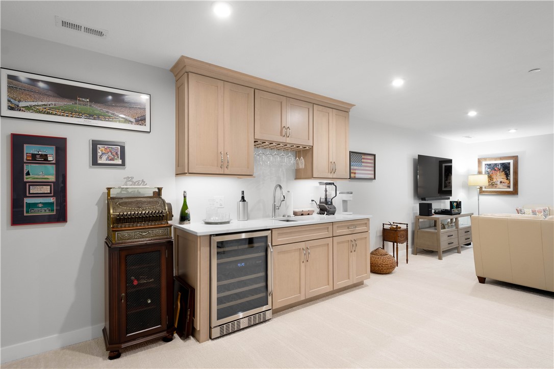 Whitehall, Pennsylvania 15234, United States, 3 Bedrooms Bedrooms, ,4 BathroomsBathrooms,Residential,Active,194618