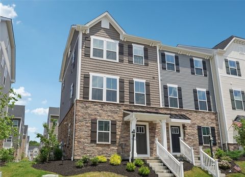 489 Nolan Cir Cranberry Twp PA 16066