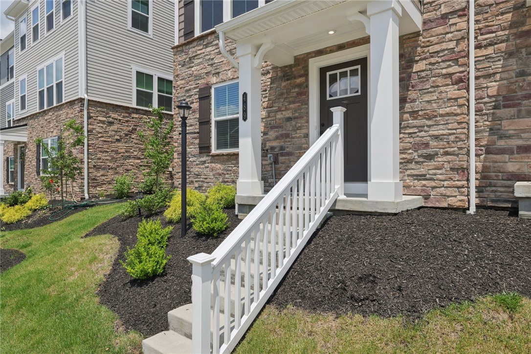 489 Nolan Cir