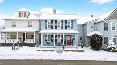 Homes For Sale - 601 S Broadway St St<br/> Scottdale, PA 15683