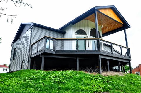 2040 Constitution Blvd Elizabeth Twp/Boro PA 15135