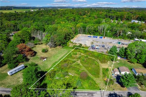 Photo of 112 Elgie Dr, Butler, PA 16001 (MLS # 1740772)