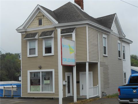 Photo of 439 Jefferson Ave, Washington, PA 15301 (MLS # 1724373)