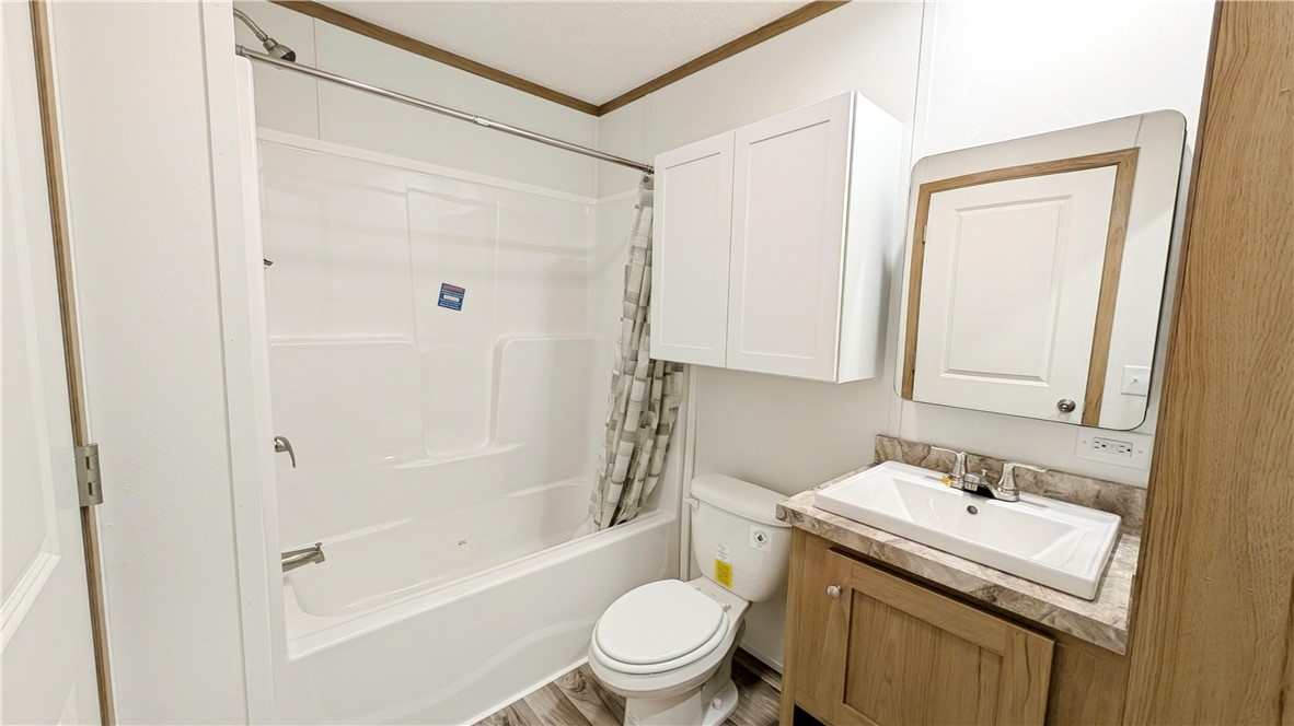 207 Cedar Ln