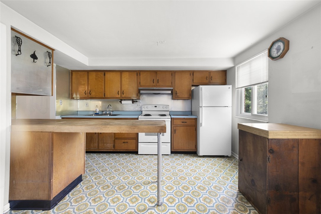 Plum Boro, Pennsylvania 15239, United States, 4 Bedrooms Bedrooms, ,3 BathroomsBathrooms,Residential,Active,174490