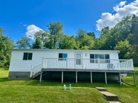 Photo of 512 Colonial Ave, Grindstone, PA 15442 (MLS # 1763617)