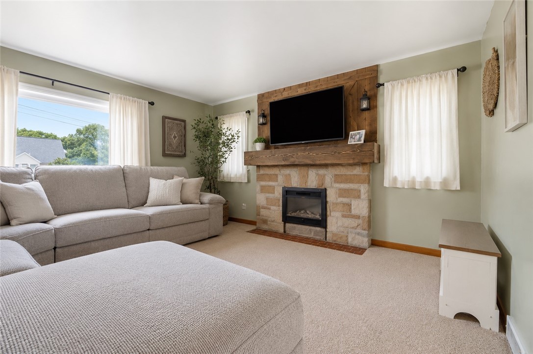 812 Winfield Rd