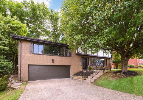 Photo of 125 Woodgate Rd, Pittsburgh, PA 15235 (MLS # 1764140)