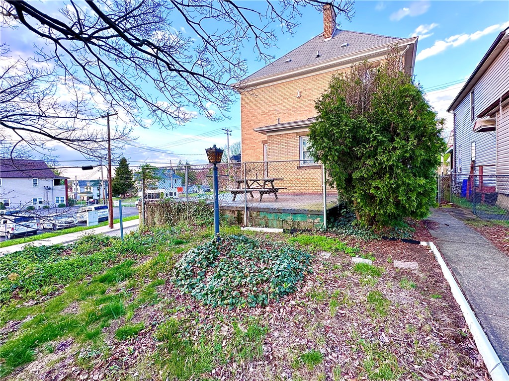 New Castle/4th, Pennsylvania 16101, United States, 2 Bedrooms Bedrooms, ,2 BathroomsBathrooms,Residential,Contingent,119461