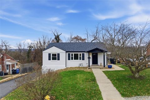 Photo of 260 Mohawk Dr, Mckeesport, PA 15135 (MLS # 1743566)
