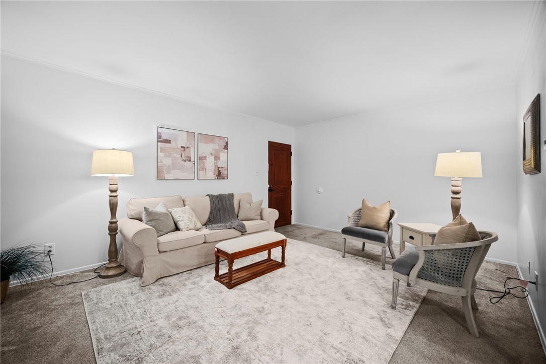 129 Baywood Avenue 3B3