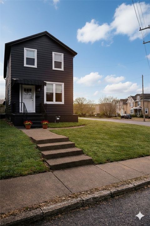 Photo of 1949 Crafton Blvd, Pittsburgh, PA 15205 (MLS # 1741173)
