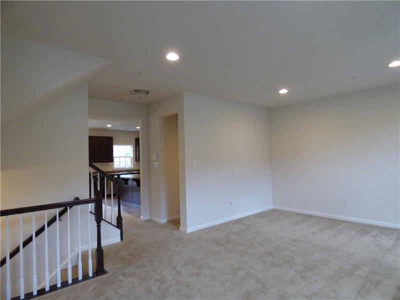 2302 Pointe View