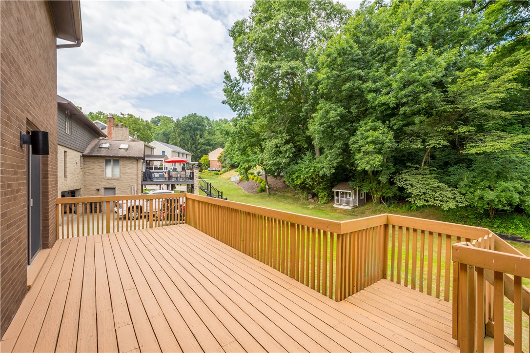 Upper St. Clair, Pennsylvania 15241, United States, 4 Bedrooms Bedrooms, ,3 BathroomsBathrooms,Residential,Pending,86392