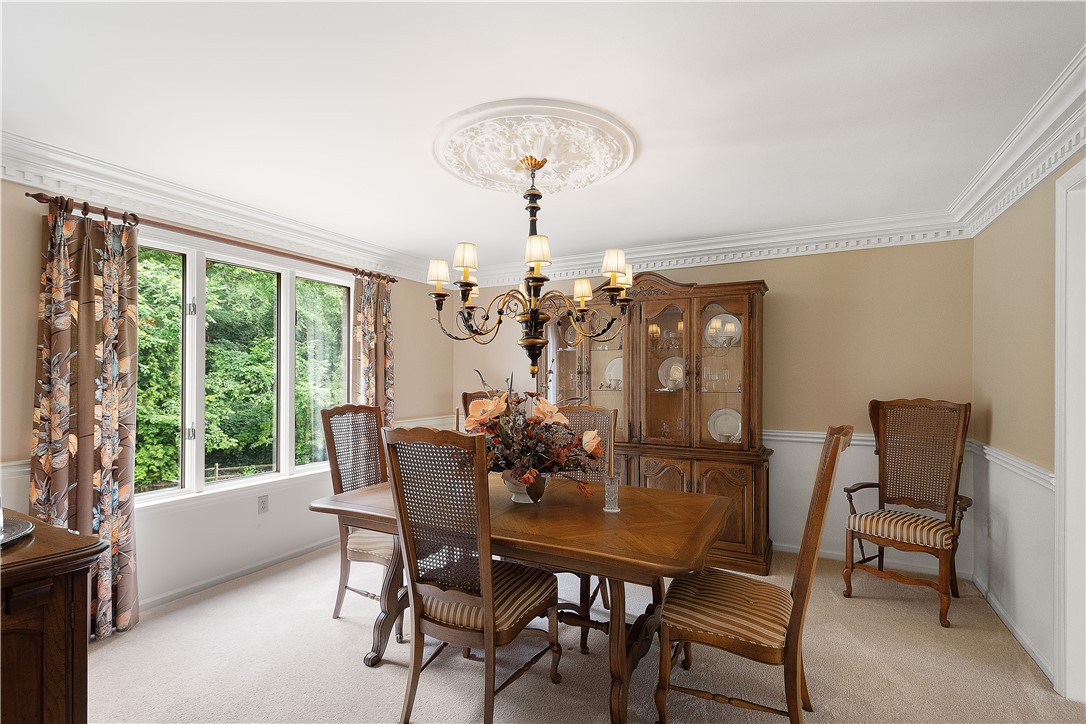 Upper St. Clair, Pennsylvania 15241, United States, 4 Bedrooms Bedrooms, ,3 BathroomsBathrooms,Residential,Pending,86392