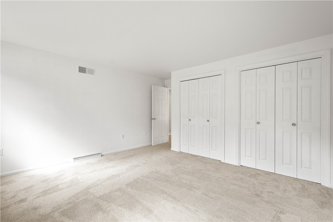 Upper St. Clair, Pennsylvania 15241, United States, 4 Bedrooms Bedrooms, ,3 BathroomsBathrooms,Residential,Pending,86392