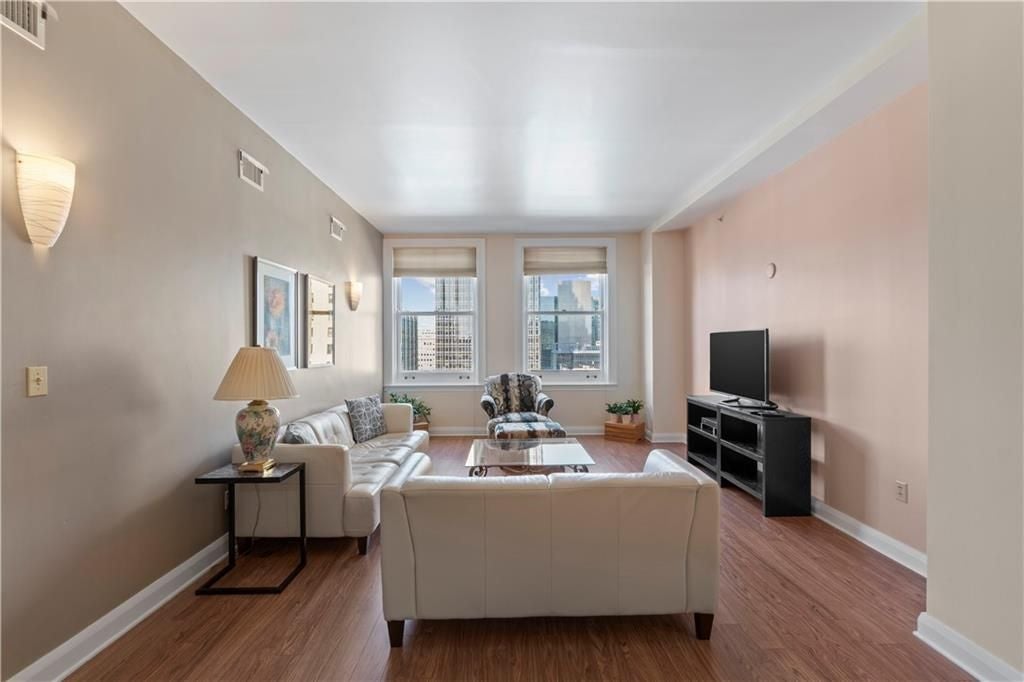 306 4th Ave 1203