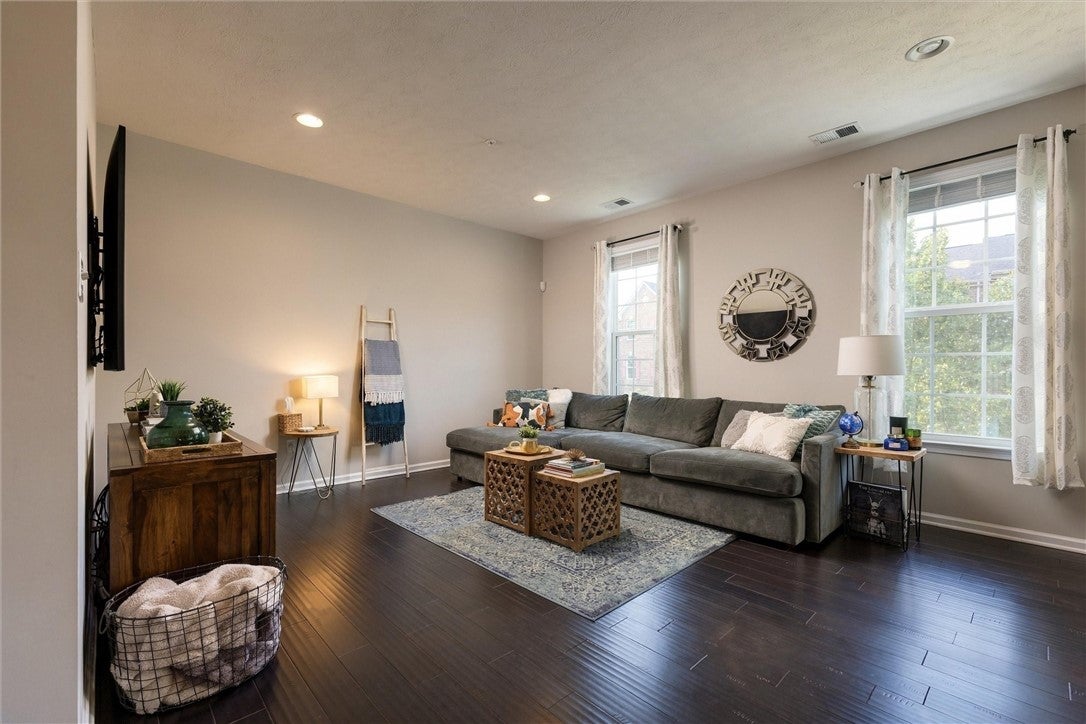 704 Broadmore Lane