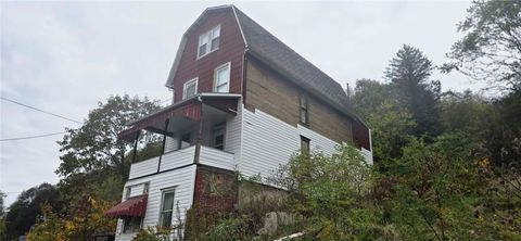 Photo of 1134 Ridge Ave, Johnstown, PA 15901 (MLS # 1732868)