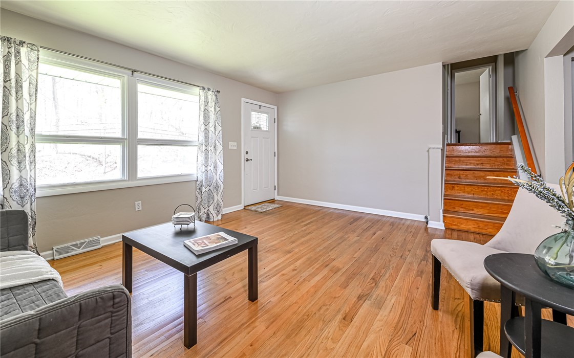 290 Wexford Bayne Rd