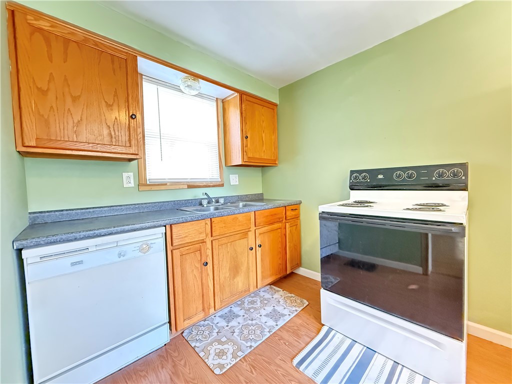 Hempfield Twp, Pennsylvania 16125, United States, 2 Bedrooms Bedrooms, ,1 BathroomBathrooms,Residential,Active,234630